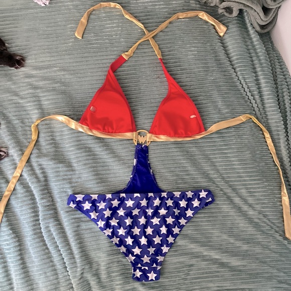 Wonder Woman bathing suit (size small) - Picture 5 of 7